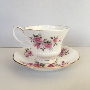 Royal Albert - Tea Cup Set
